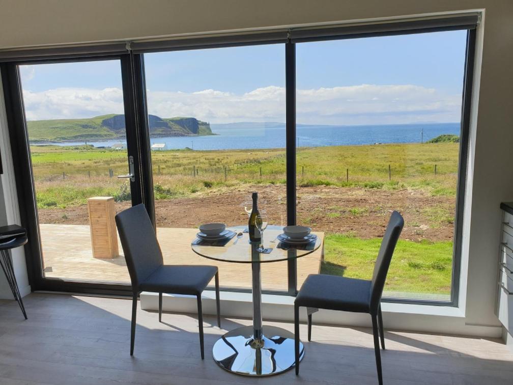 Flora'S Cliff View Villa Kilmuir  Bagian luar foto