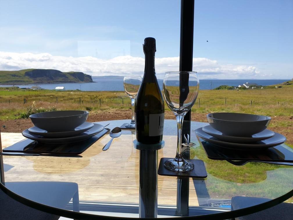 Flora'S Cliff View Villa Kilmuir  Bagian luar foto