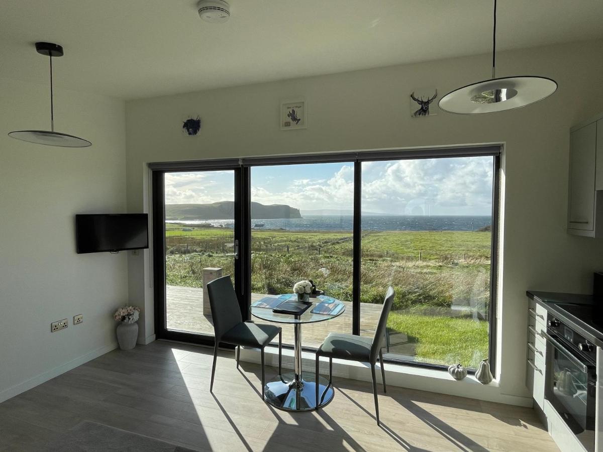 Flora'S Cliff View Villa Kilmuir  Bagian luar foto