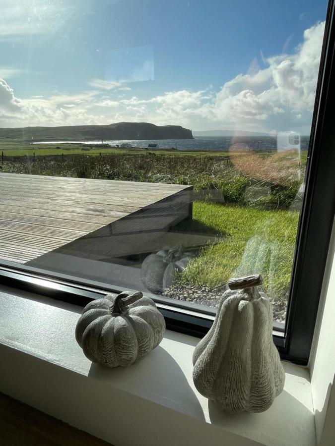 Flora'S Cliff View Villa Kilmuir  Bagian luar foto