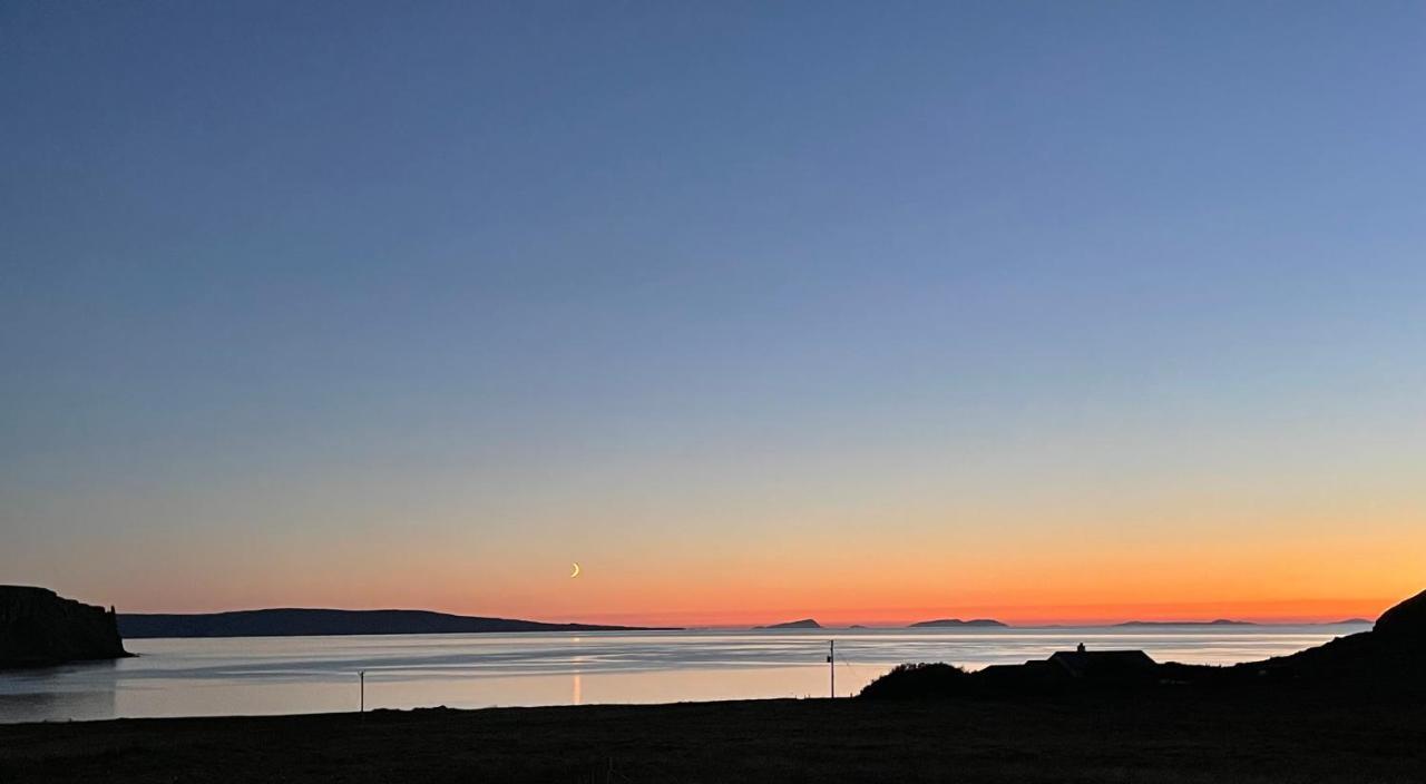 Flora'S Cliff View Villa Kilmuir  Bagian luar foto