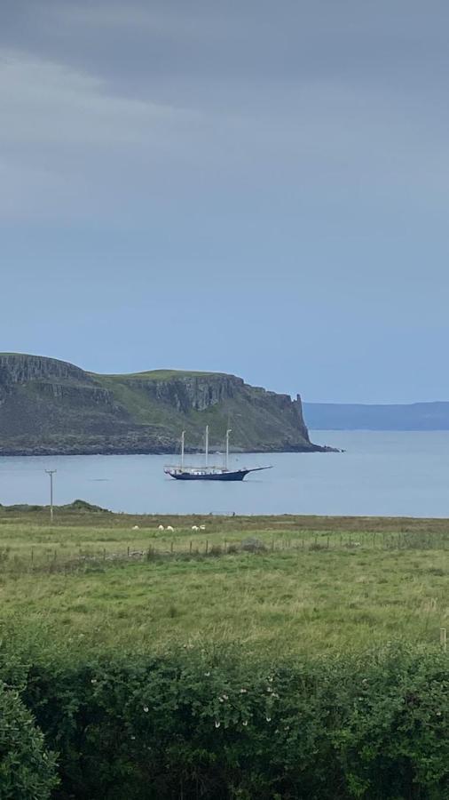 Flora'S Cliff View Villa Kilmuir  Bagian luar foto